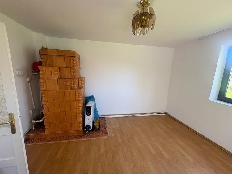 Casă cu 3 camere în Ciobănoaia