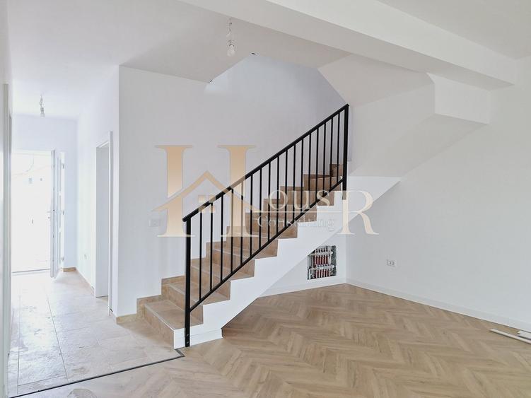 Duplex cu 4 camere cu Canalizare în Moșnița Nouă