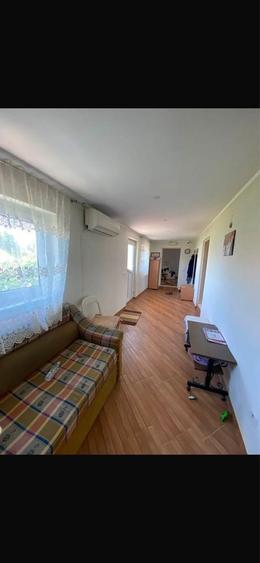 Casă cu 4 camere în Bălești