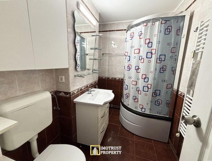 Apartament cu 3 camere semidecomandat, mobilat în Micălaca
