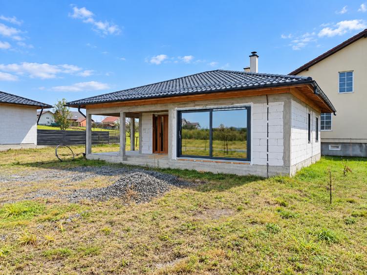 Casă individuală cu 3 camere cu Teren 600 Mp în Solovăstru