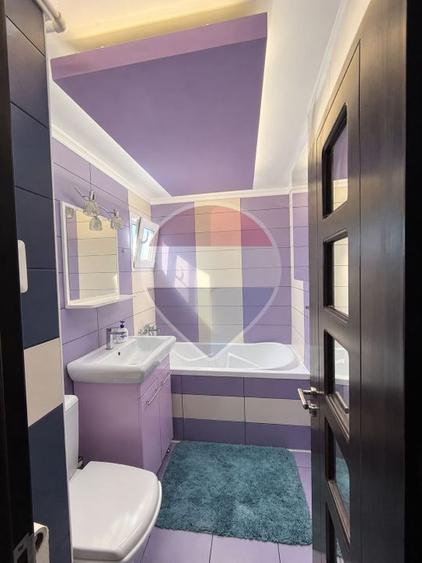 Apartament cu 2 camere semidecomandat, mobilat în Boema