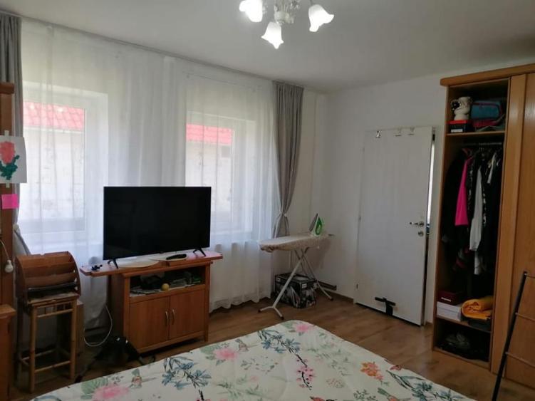 Casă cu 2 camere cu Teren 868 Mp în Central