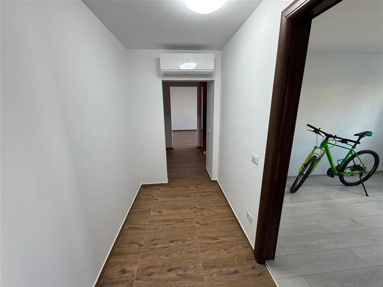Apartament cu 4 camere decomandat în Brăilei