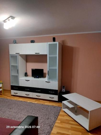 Apartament cu 2 camere decomandat în Precista