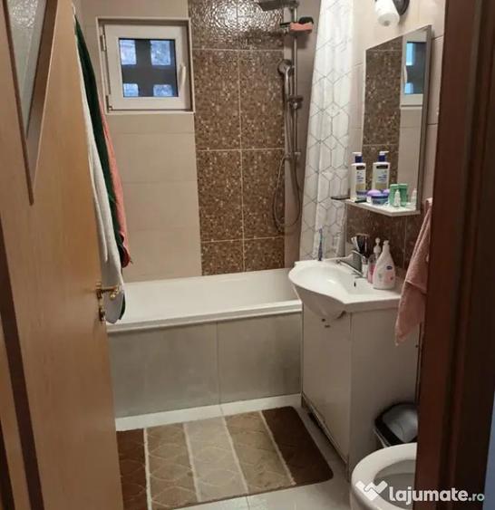 Apartament cu 2 camere semidecomandat în Centrul Civic