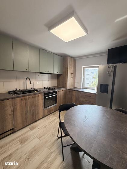 Apartament cu 4 camere în Mărăști