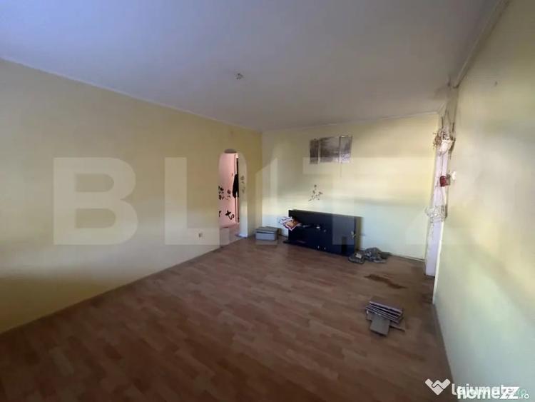 Apartament cu 3 camere decomandat în Micro 16