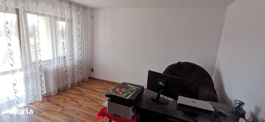 Casă cu 4 camere decomandat în Buda