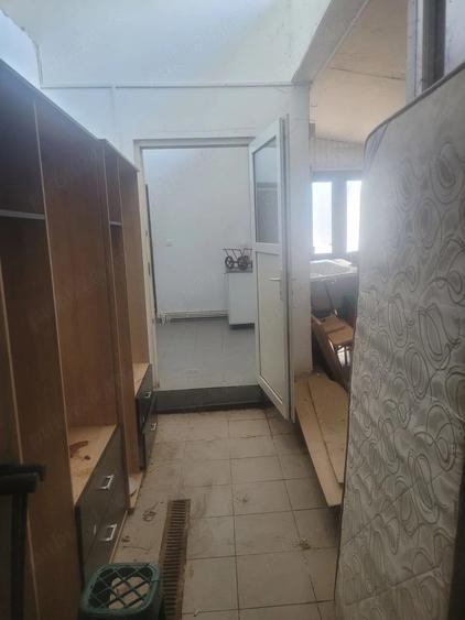 Casă cu 7 camere cu Teren 330 Mp în Andronache