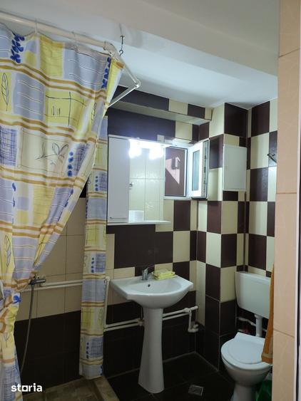 Casă cu 9 camere cu Teren 538 Mp în Central
