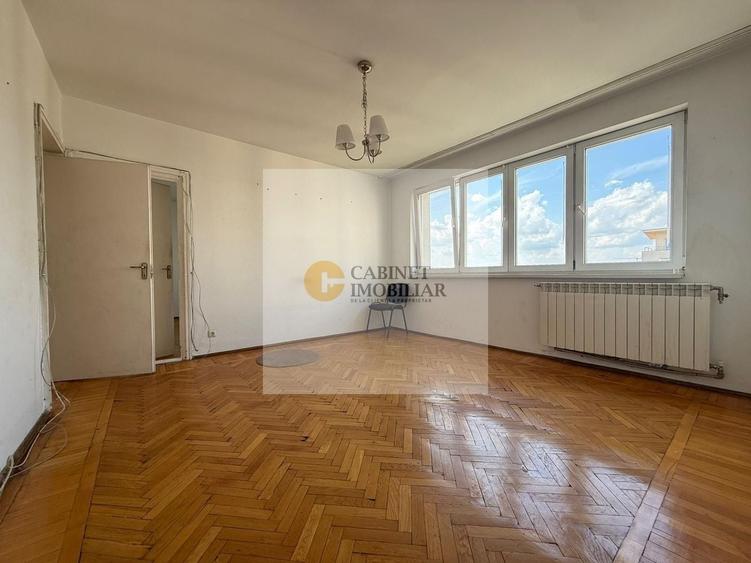Apartament cu 3 camere decomandat în Gara de Nord