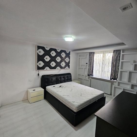 Apartament cu 3 camere decomandat în Mărăței