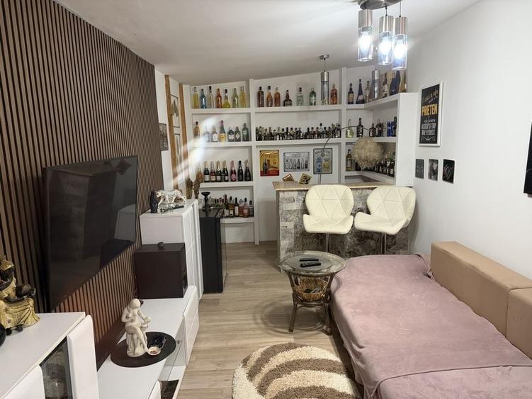 Casă cu 4 camere în Mânăstioara