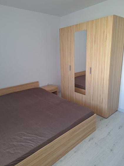 Apartament cu 2 camere semidecomandat în Berceni