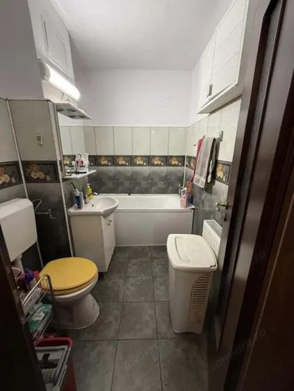 Apartament cu 4 camere decomandat în Soarelui