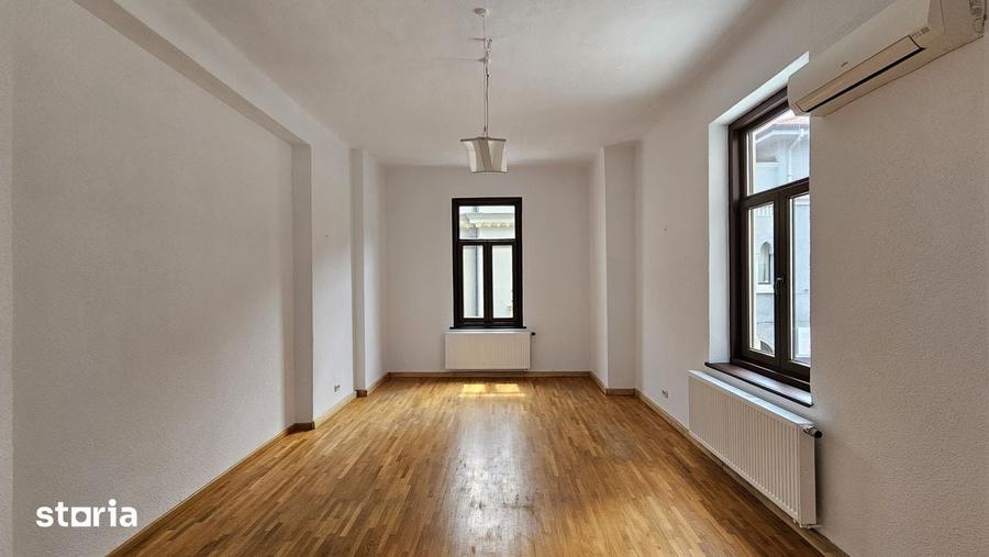 Spațiu comercial, de 159 mp, în Romană