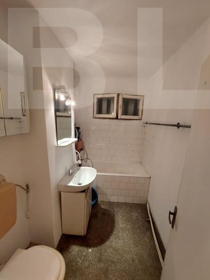 Apartament cu 3 camere semidecomandat, mobilat în Lugoj