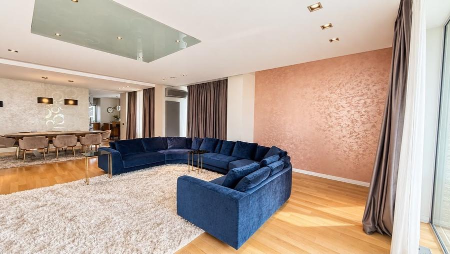 Apartament cu 4 camere, mobilat în Băneasa