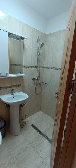 Garsonieră decomandată în Regie