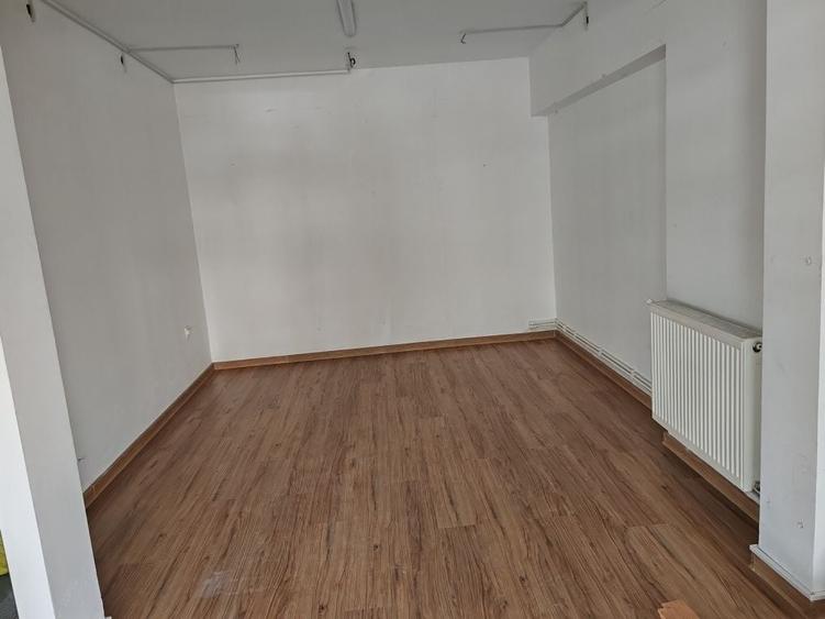Spațiu comercial, de 60 mp, în Sârbi