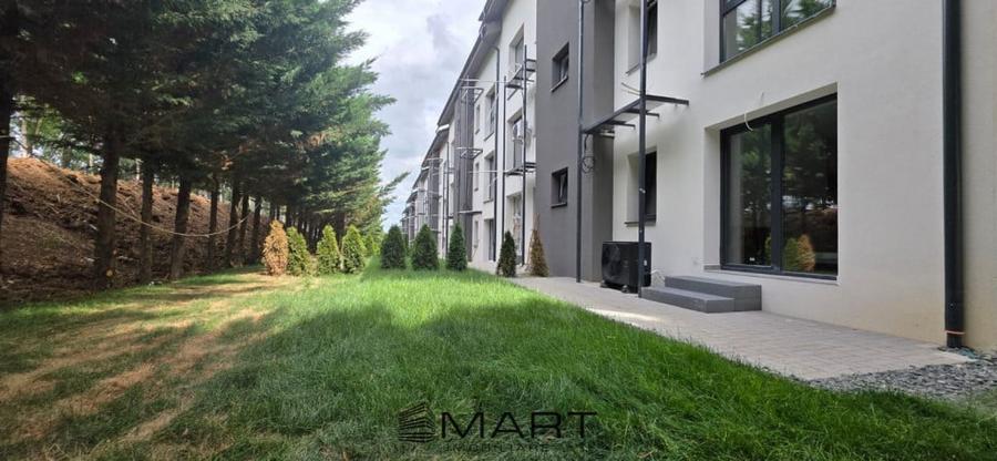 Apartament cu 3 camere semidecomandat în Sud