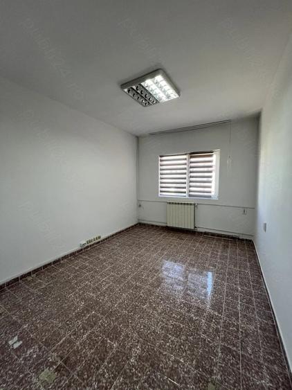 Casă cu 2 camere cu Teren 377 Mp în Republicii
