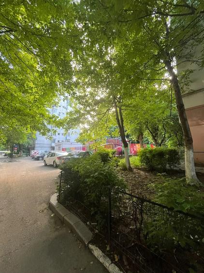 Apartament cu 2 camere semidecomandat în Brâncoveanu