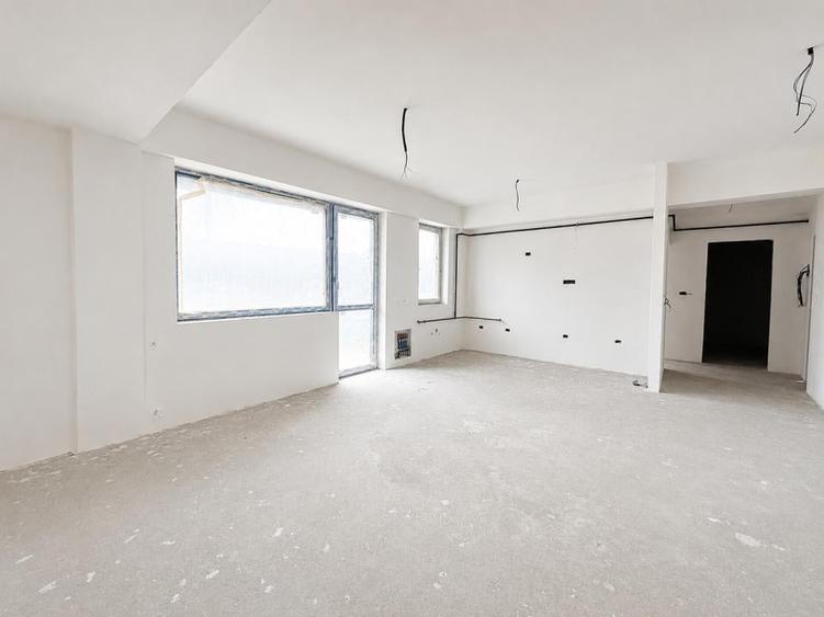 Apartament cu 3 camere decomandat în Calea Romanului