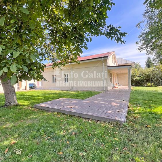 Casă individuală cu 5 camere cu Canalizare în Bd. Coșbuc