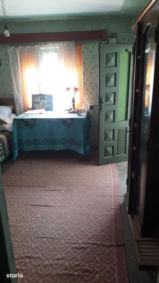 Casă cu 6 camere cu Teren 720 Mp în Iancu Jianu