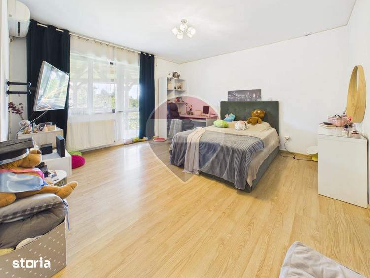 Casă cu Teren 1300 Mp în Central