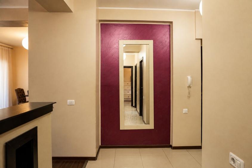Apartament cu 3 camere decomandat în Inel I