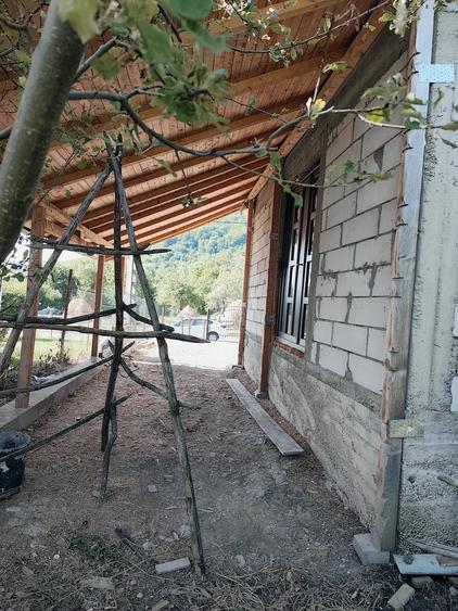Casă cu Teren 683 Mp în Corbi