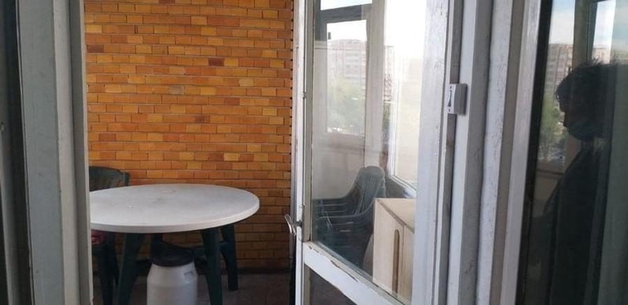 Apartament cu 3 camere decomandat în Obor