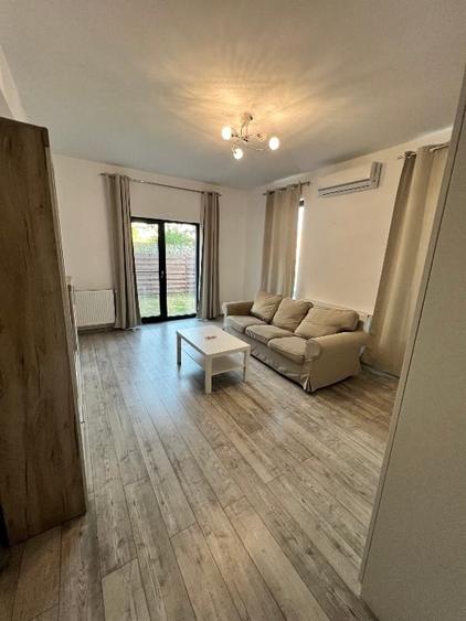 Apartament cu 2 camere decomandat, mobilat în Central