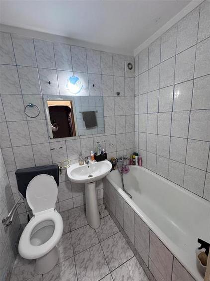 Apartament cu 2 camere decomandat în Berceni
