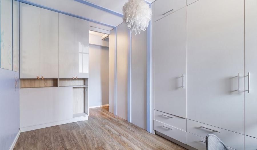 Apartament cu 4 camere semidecomandat, mobilat în Parcul Carol