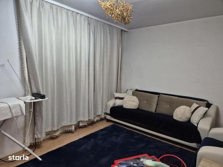 Apartament cu 3 camere decomandat în Dristor