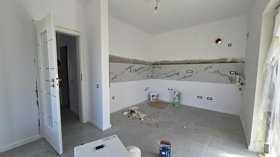 Casă individuală cu 4 camere cu Canalizare în Chiajna