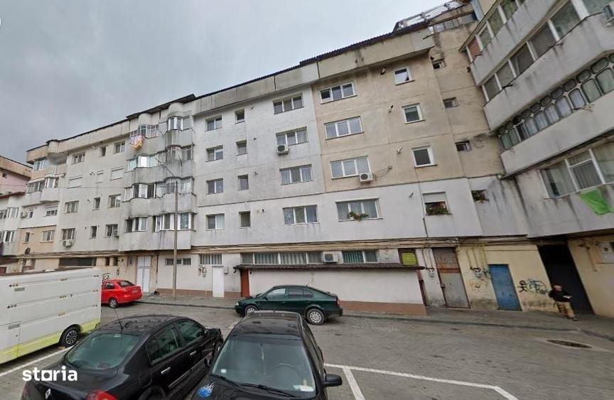 Apartament cu 3 camere decomandat în Dancu