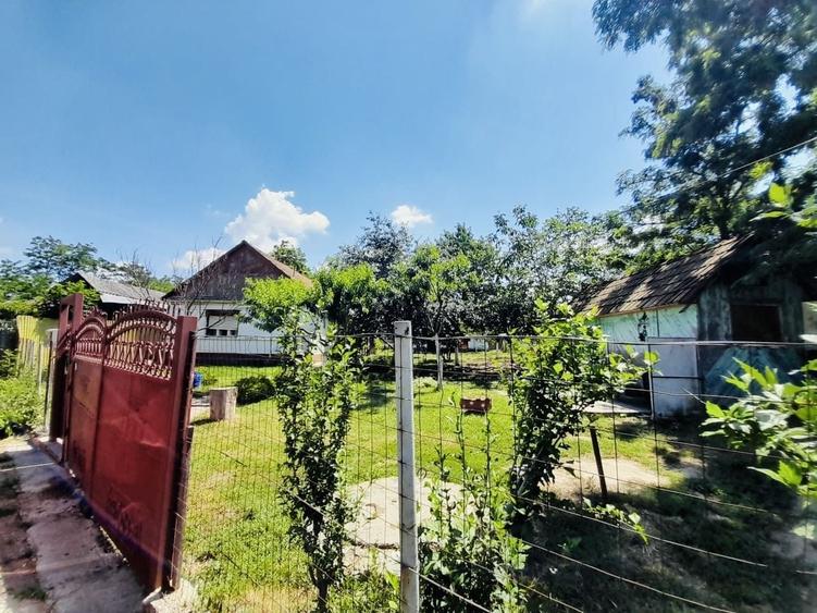 Casă individuală cu 2 camere cu Canalizare în Ciocaia