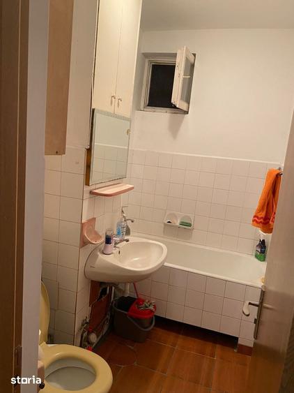 Apartament cu 3 camere decomandat în Triaj