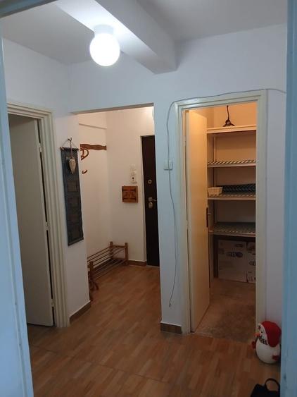 Apartament cu 2 camere decomandat, mobilat în Eroii Revoluției
