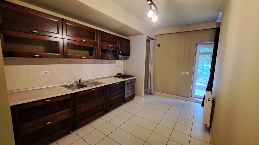 Apartament cu 3 camere decomandat, mobilat în Aviației