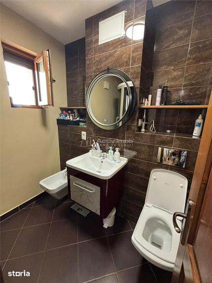 Apartament cu 3 camere decomandat în Micro 19