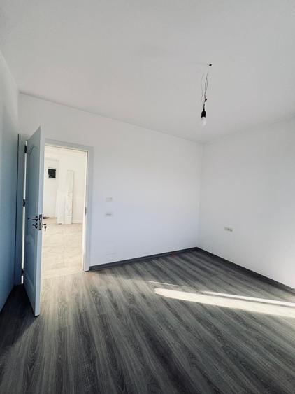 Casă cu 3 camere cu Teren 250 Mp în Moșnița Nouă
