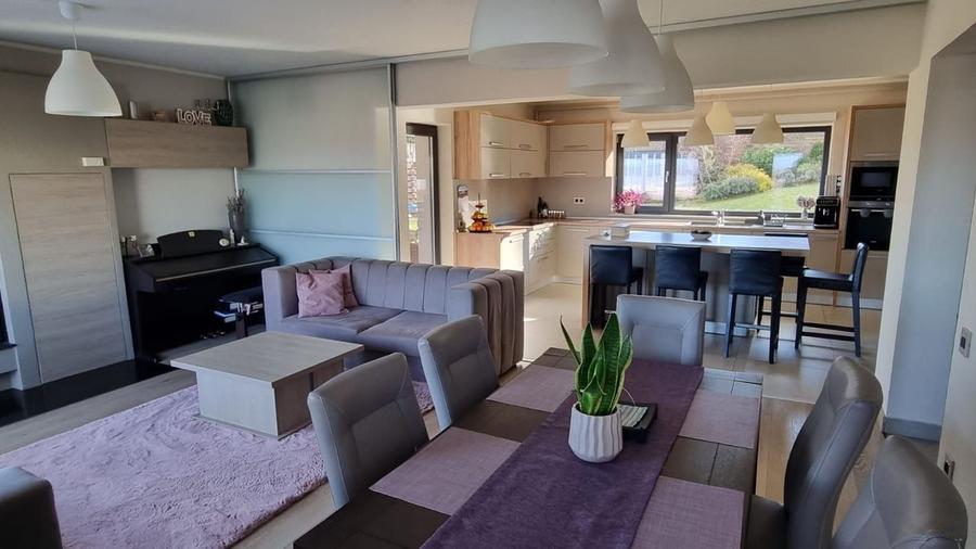 Duplex cu 4 camere cu Teren 690 Mp în Făget