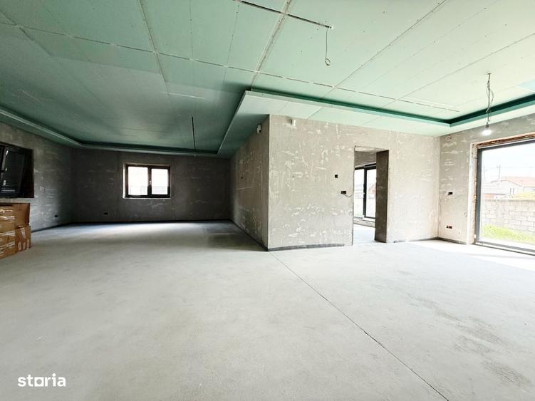 Casă cu 4 camere în Central