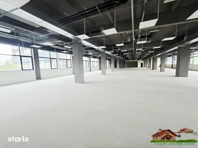 Spațiu comercial, de 1,250 mp, în Baza 3